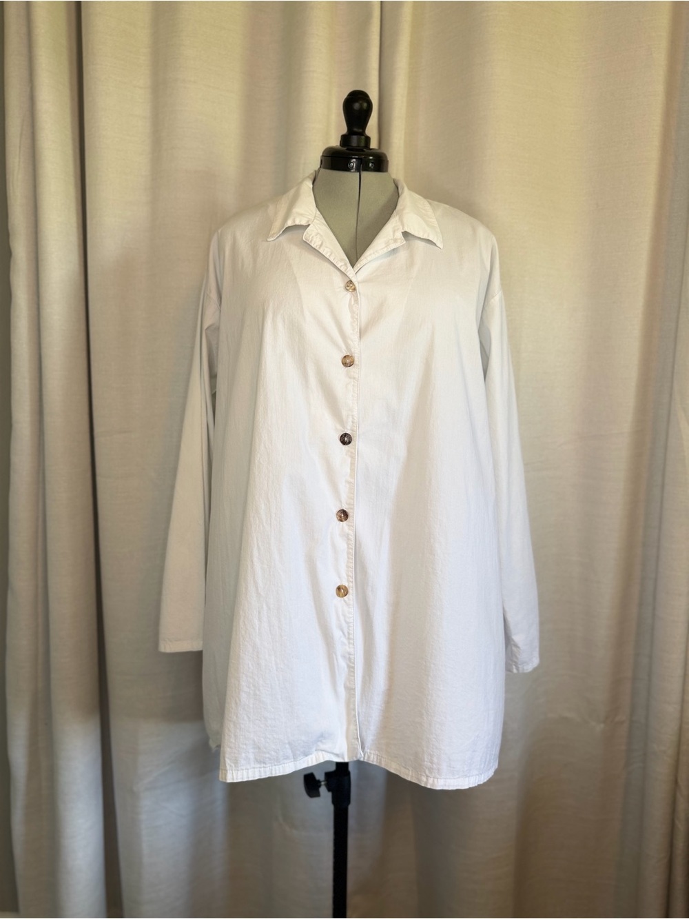 bryn Walker Oversized White Button-Down Shirt Classic Minimalist Summer